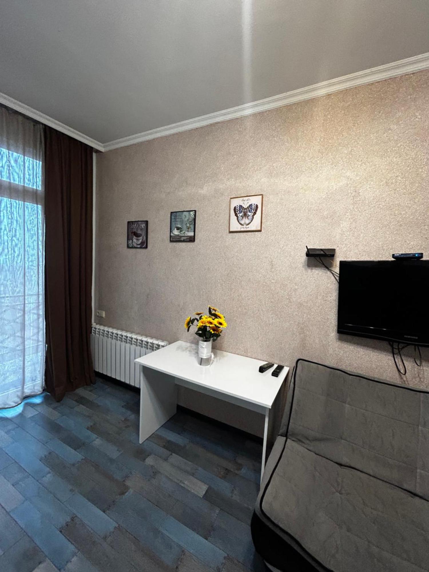 Appartement Мой Дом à Batoumi Extérieur photo