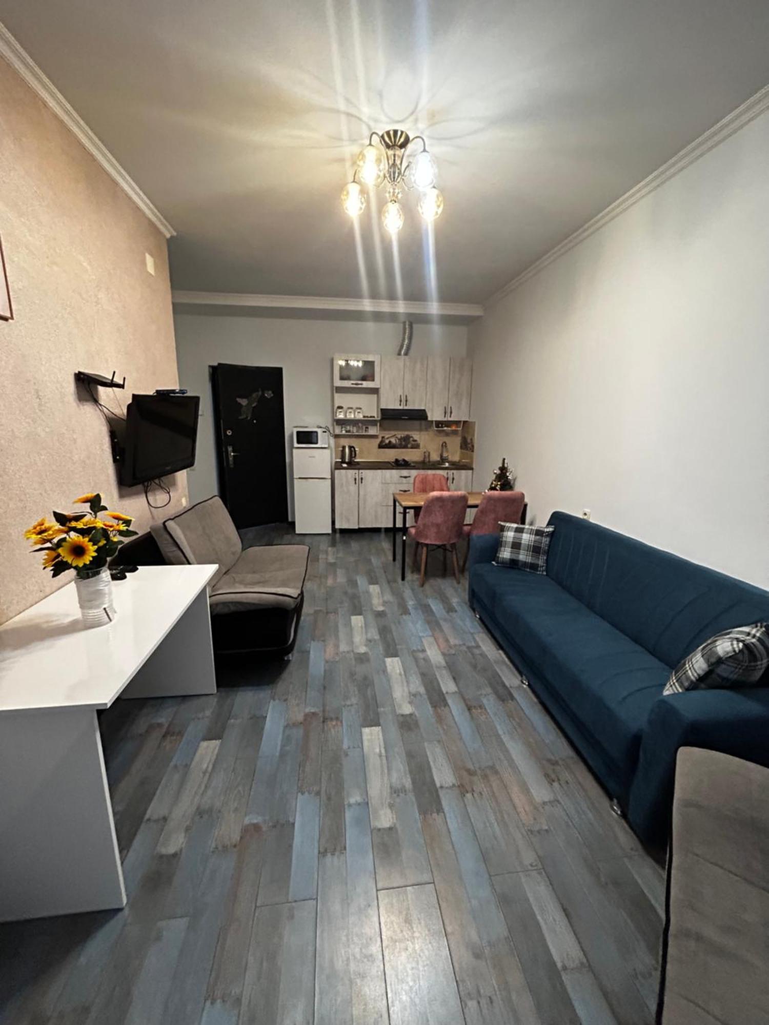 Appartement Мой Дом à Batoumi Extérieur photo