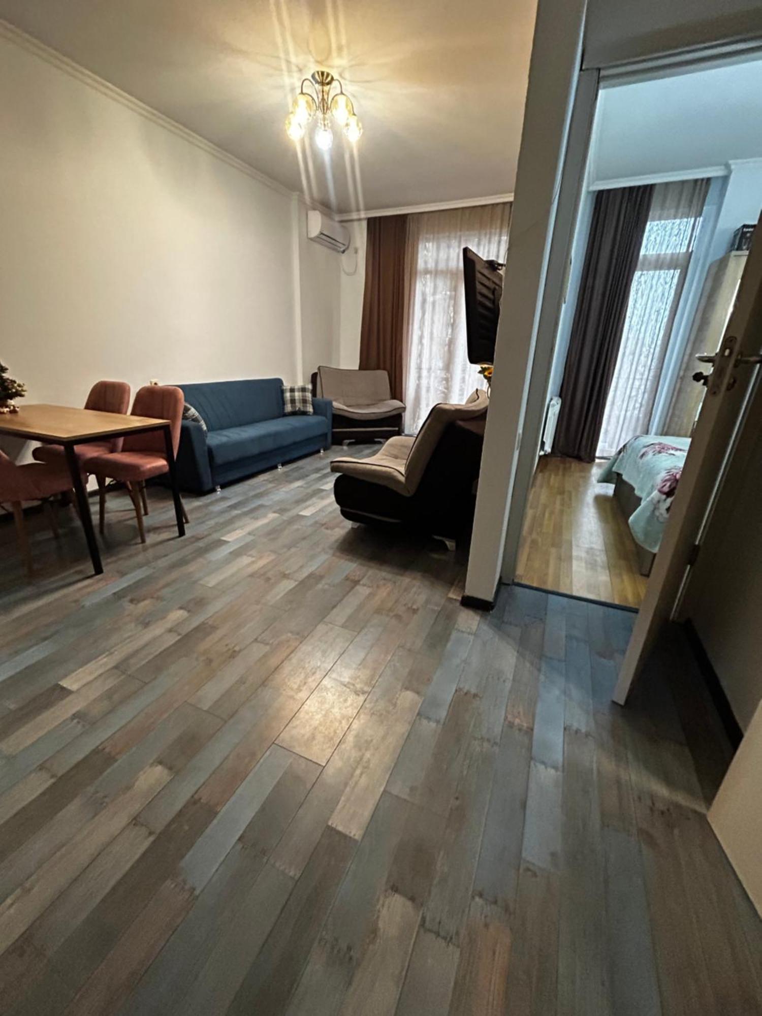 Appartement Мой Дом à Batoumi Extérieur photo