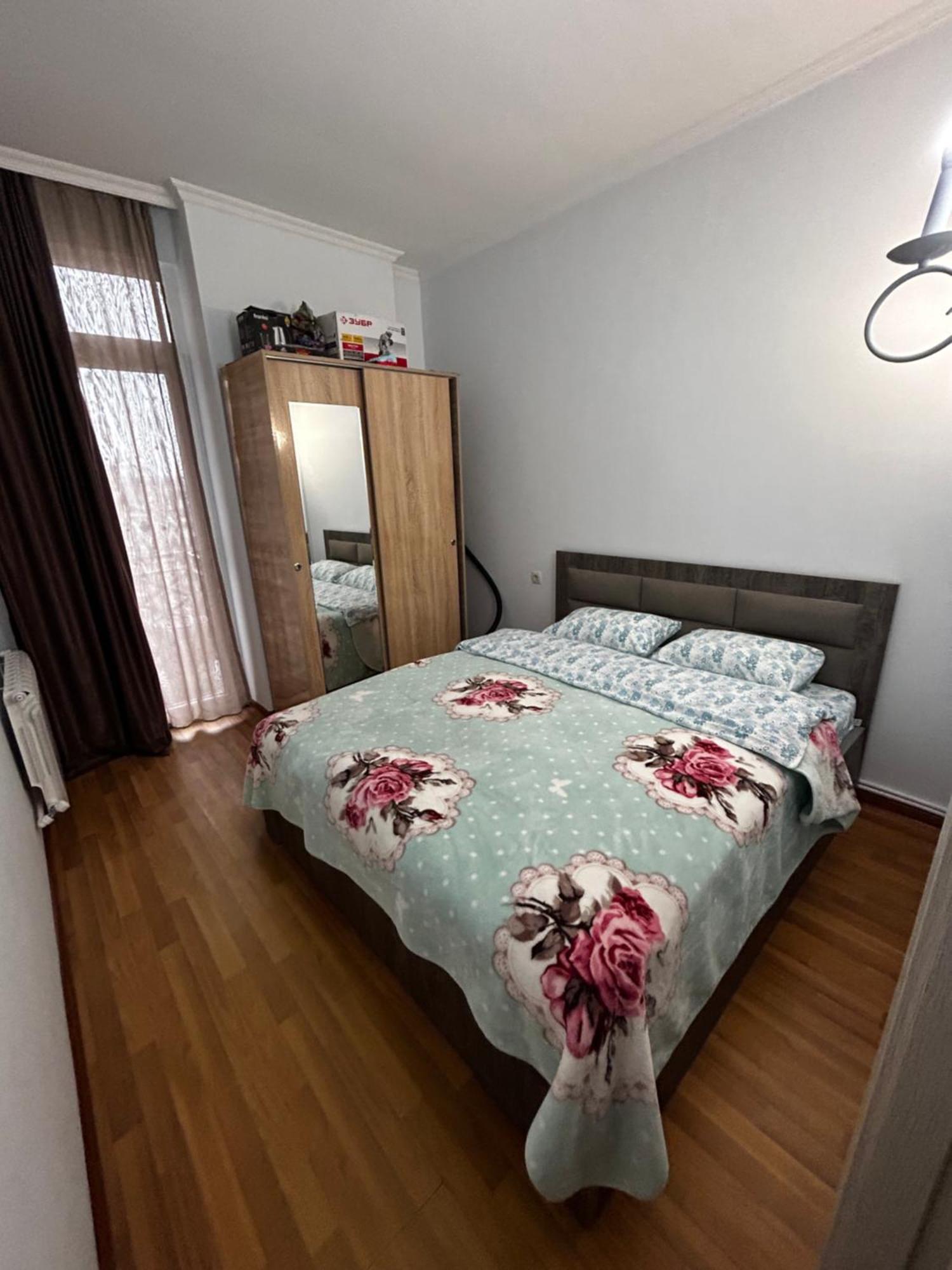 Appartement Мой Дом à Batoumi Extérieur photo