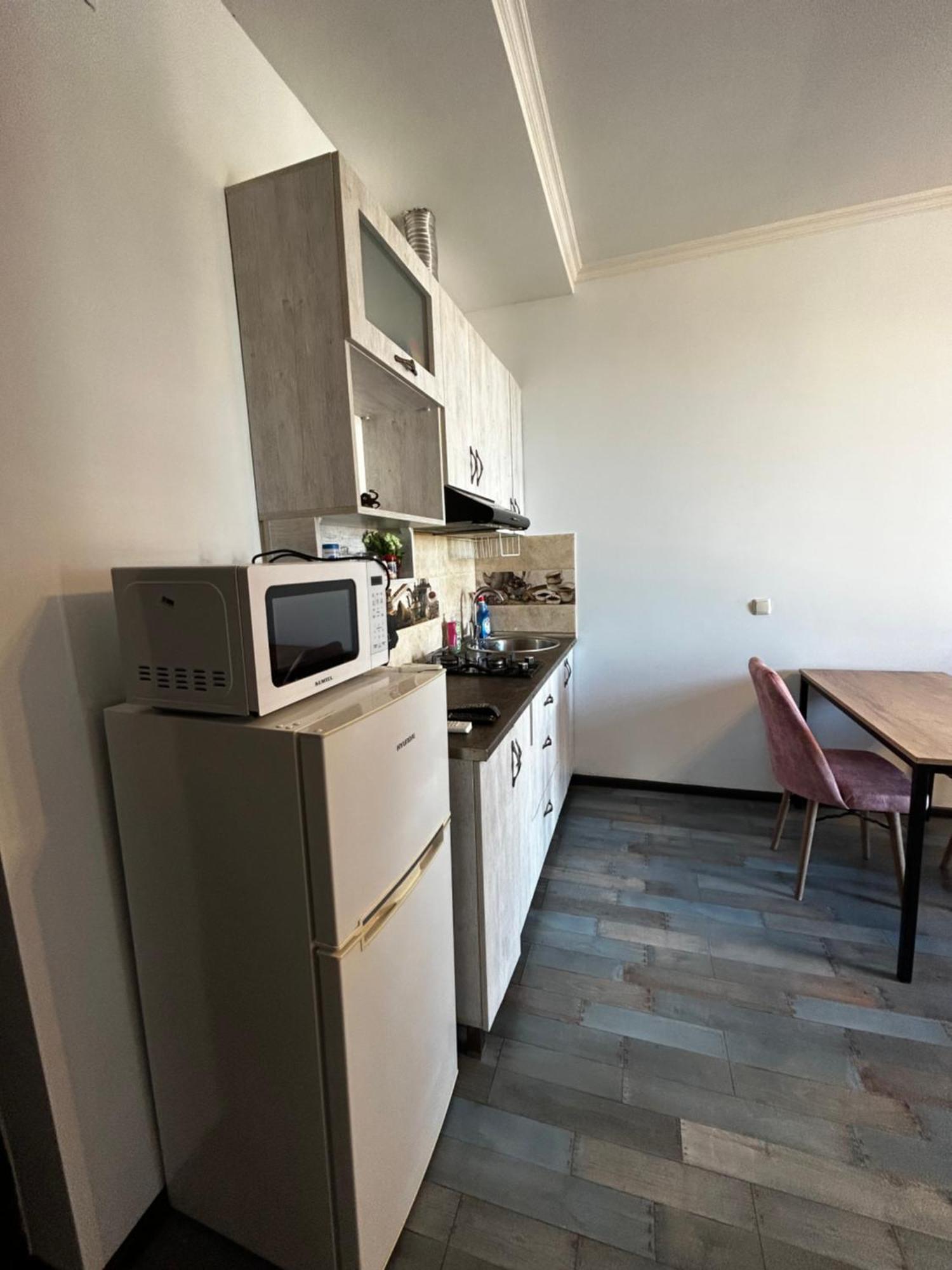 Appartement Мой Дом à Batoumi Extérieur photo